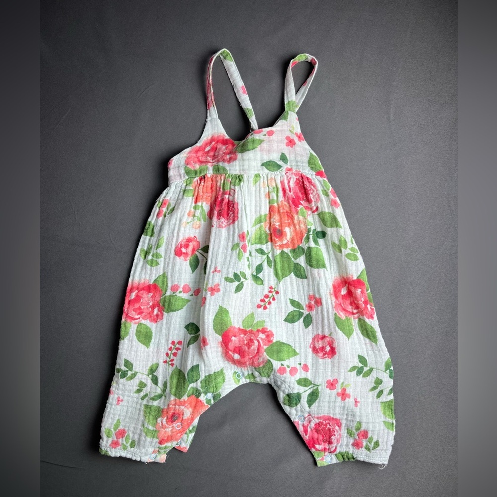 ANGEL DEAR
Girl's Rose Garden Tie-Back Muslin Romper size 3-6 M